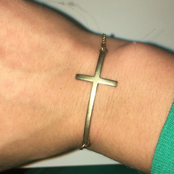 Gold plated cross bracelet - Picture 4 of 4